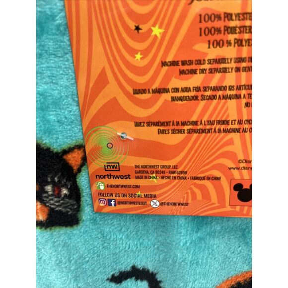 *TikTok Viral* Stitch Halloween Plush Throw (Disney) 2024 - Picture 14 of 14